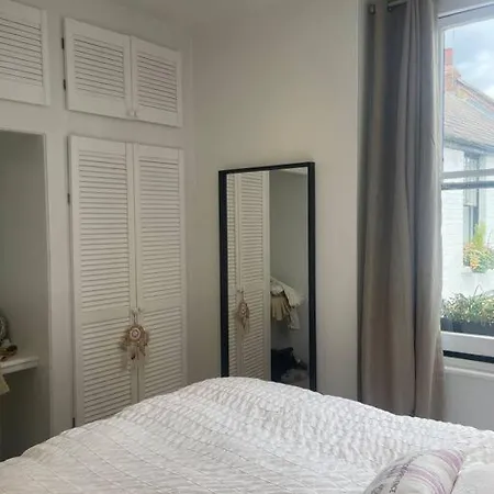 Spacious 1-Bedroom Apartment In Belsize Village London Exterior photo