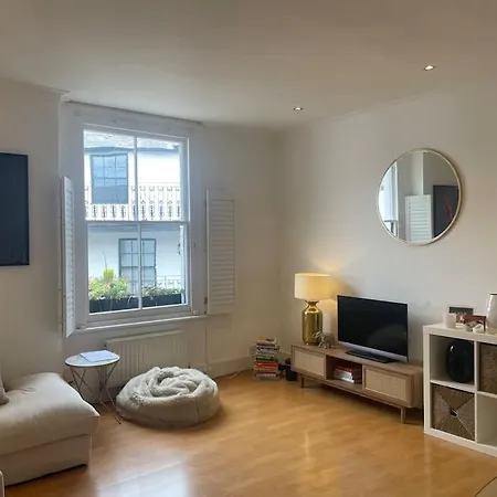 Spacious 1-Bedroom Apartment In Belsize Village London Exterior photo