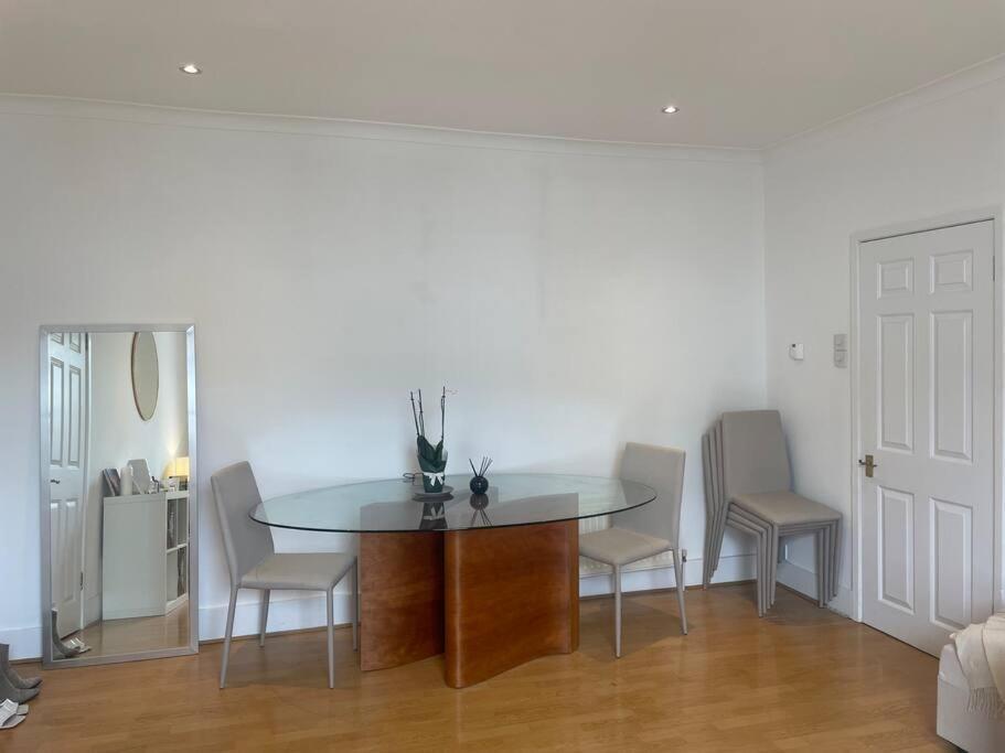 Spacious 1-bedroom In Belsize Village Appartamento Londra