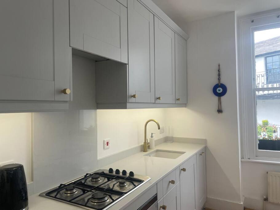 Appartamento Spacious 1-bedroom In Belsize Village